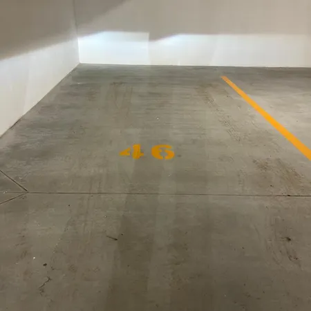 Apartament Chodkiewicza 64 Parking